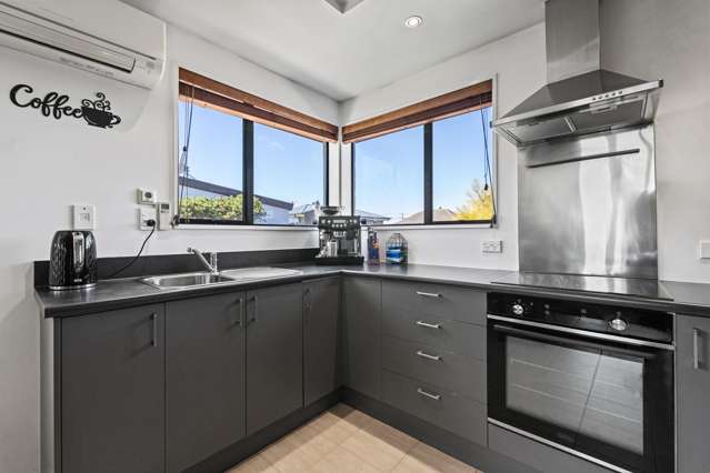 3/64 Neill Street Hornby_3