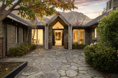 12 Amber Close_1