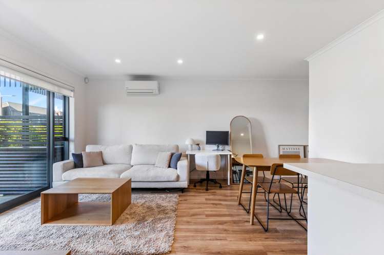 2/71 Hobsonville Point Road_3