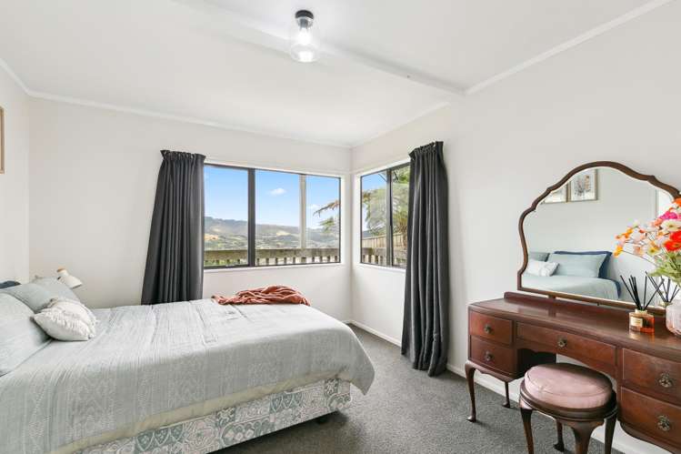 13 Chastudon Place Tawa_10