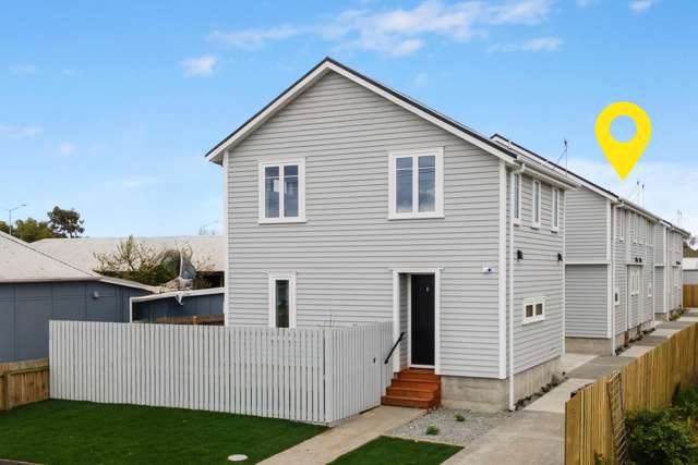 Last On The Block! Perfect Starter or Investment