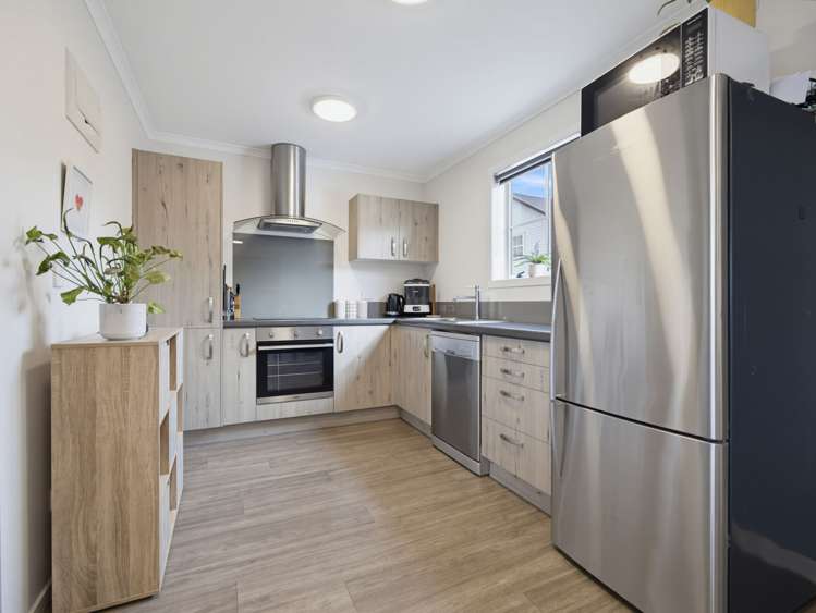 27 Chiefs Court Hamilton East_7