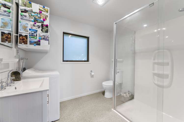 2 Earle Place Acacia Bay_8