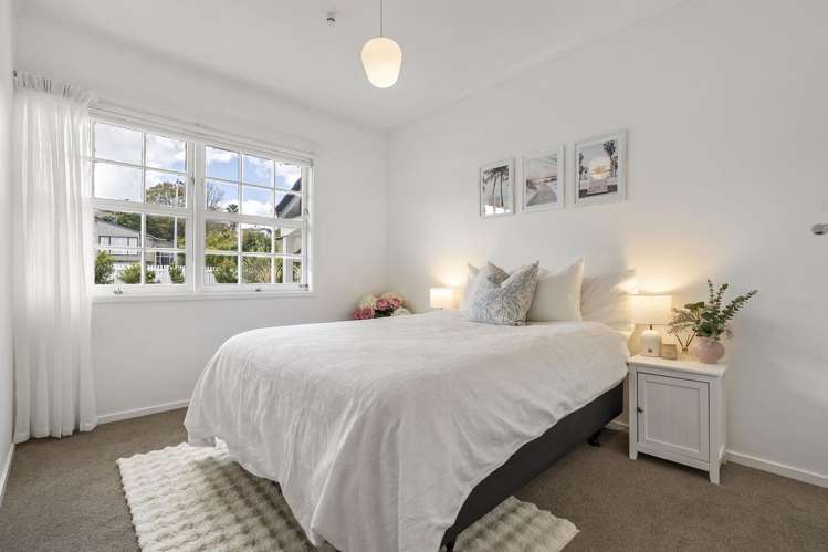 16 Pickwick Parade Mellons Bay_19