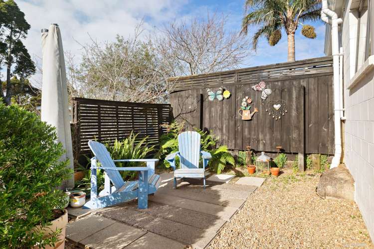 6/12 Wernham Place Northcote_19