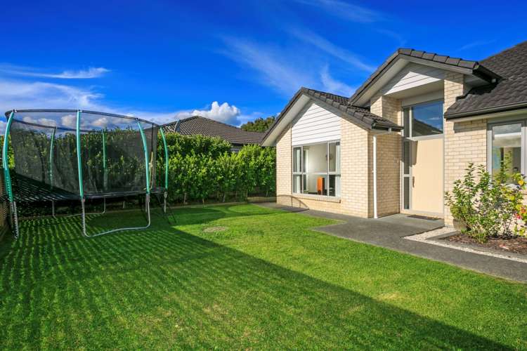 37 Northbrook Close Greenhithe_1