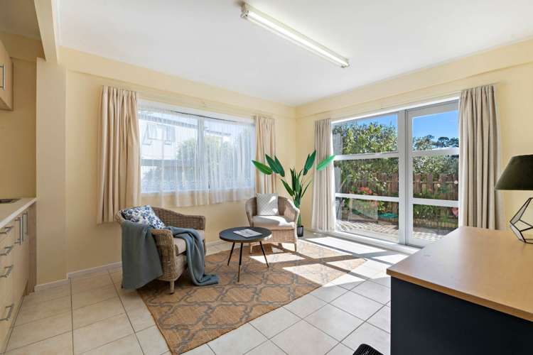 59 Meadowvale Avenue Forrest Hill_17