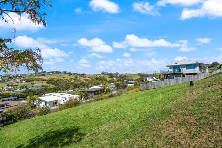 5 Hibiscus Avenue Cable Bay_3