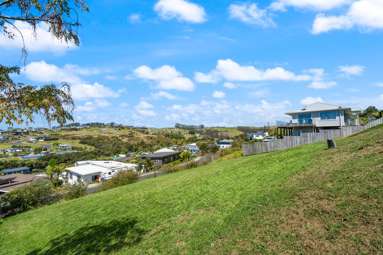 5 Hibiscus Avenue_3