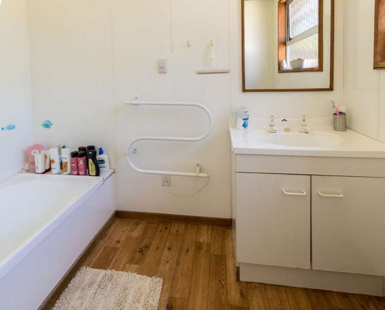 29 Alison Avenue Albert Town_16