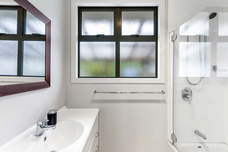 15 Crampton Place Manurewa_5