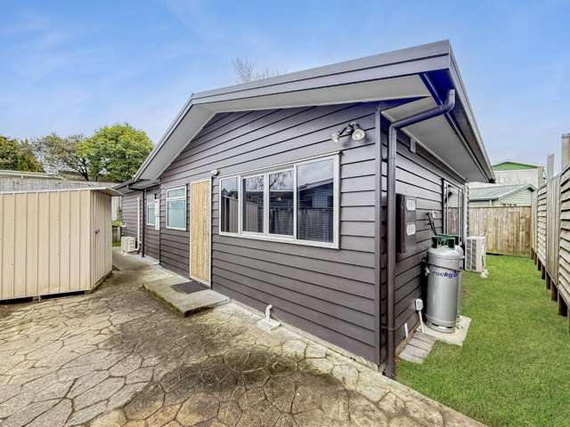 2 BED - HILTOP