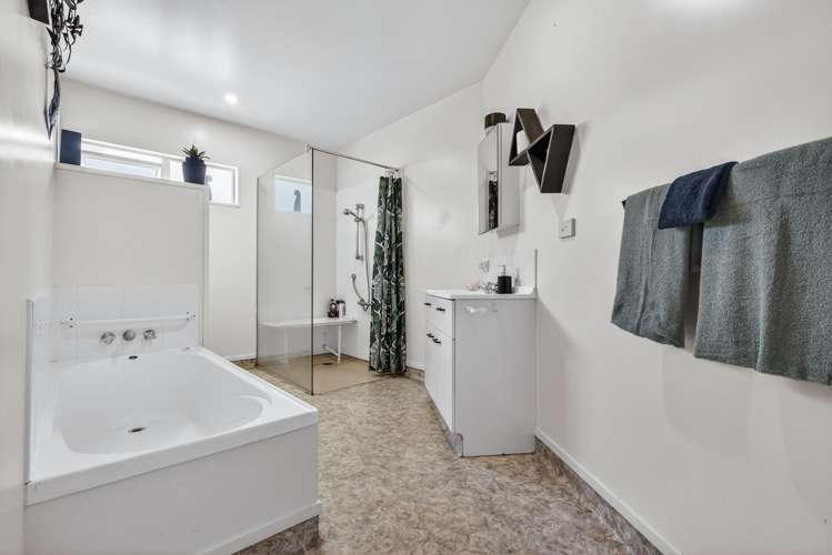 2/35 Fairview Terrace Waipahihi_15