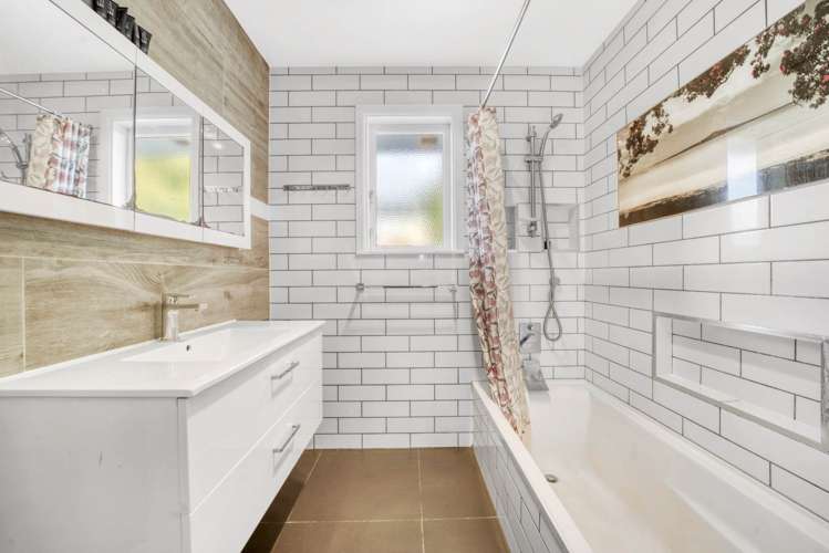 135 Clevedon Road Papakura_10