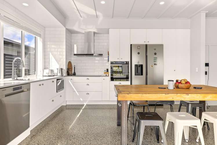 18 Maison Way Rangatira Park_6