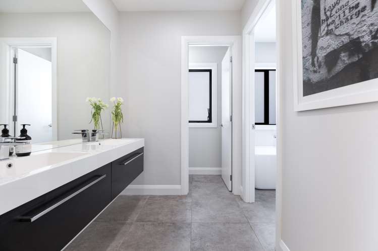 8 Baxter Michael Crescent Cambridge_16