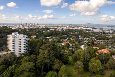2C/75 Owens Road_1