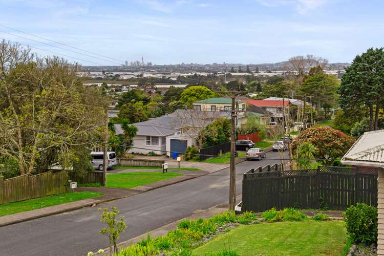 1 Cron Avenue Te Atatu South_12