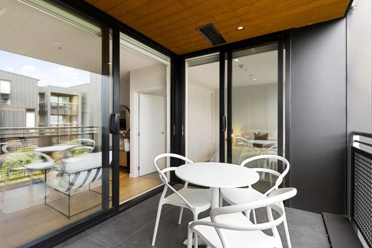 307/64 Victoria Street_4