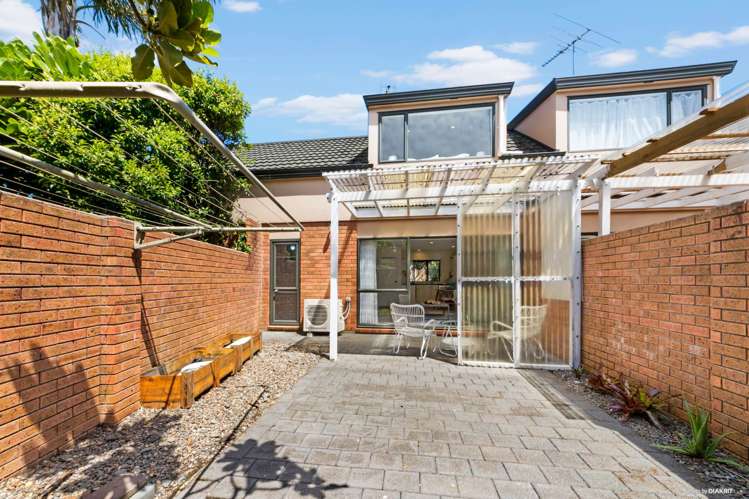 18/1 Melview Place_0