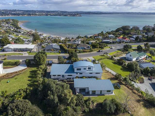 4 Roberts Road Matakatia_1