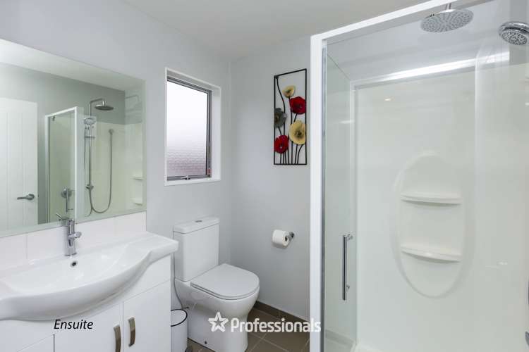 16 Mcewen Crescent Riverstone Terraces_10