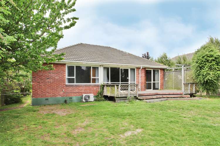 34 Avro Crescent Hornby_0