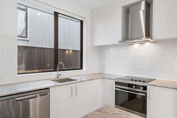 5/4 Glen Atkinson Street Saint Heliers_3