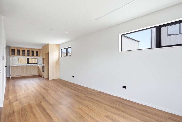 3/3 Jury Place Favona_4