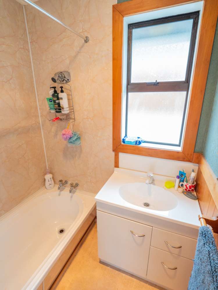 12 Thomson Street Green Island_10