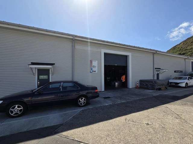 Execellent Terms 370m2 Warehouse
