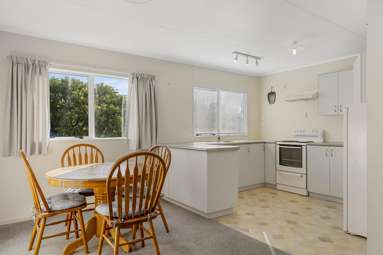 2/36 Hinemoa Avenue_2