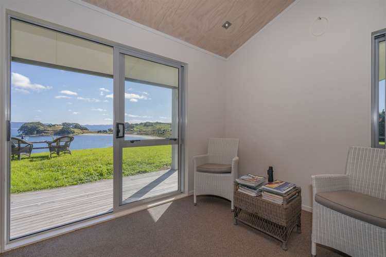 191b Pacific Ocean Slipper Island (Whakahau)_13