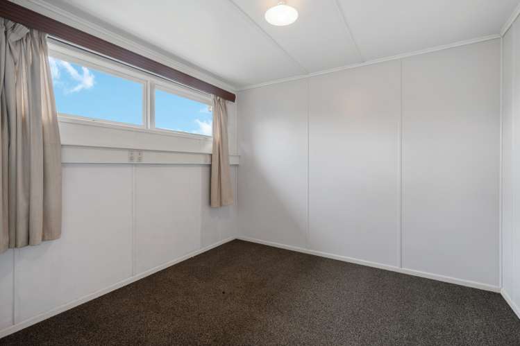 36 Muir Avenue Mangere Bridge_11