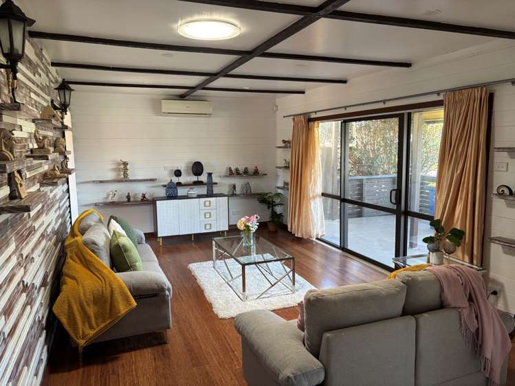 8 Papatahi Place Henderson_38