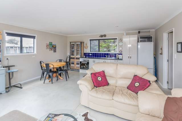 16 Te Kiri Street Himatangi Beach_2