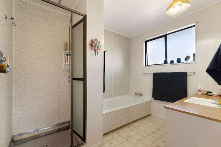 111 Waikawa Road Picton_13