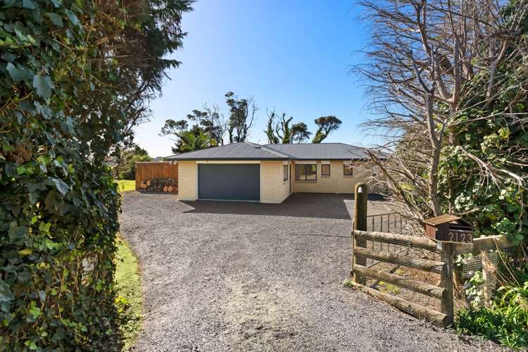 2123 Awhitu Road Pollok_3
