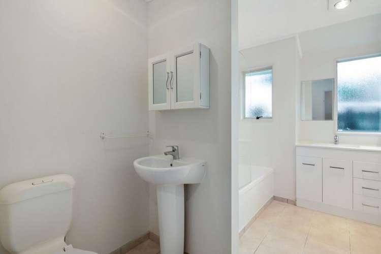 8 Newport Way The Brook_10