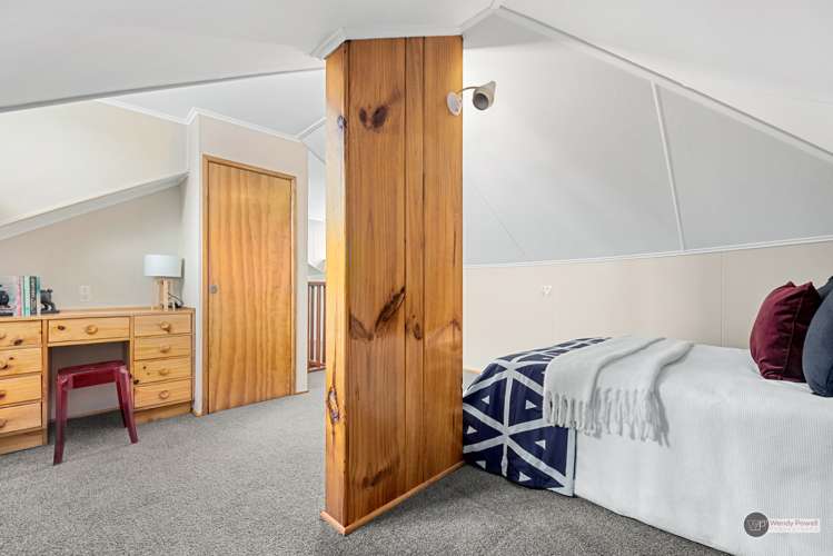 37 Pohutukawa Street Woburn_18