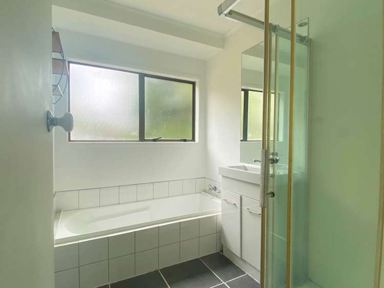 2 Caley Court Totara Heights_11