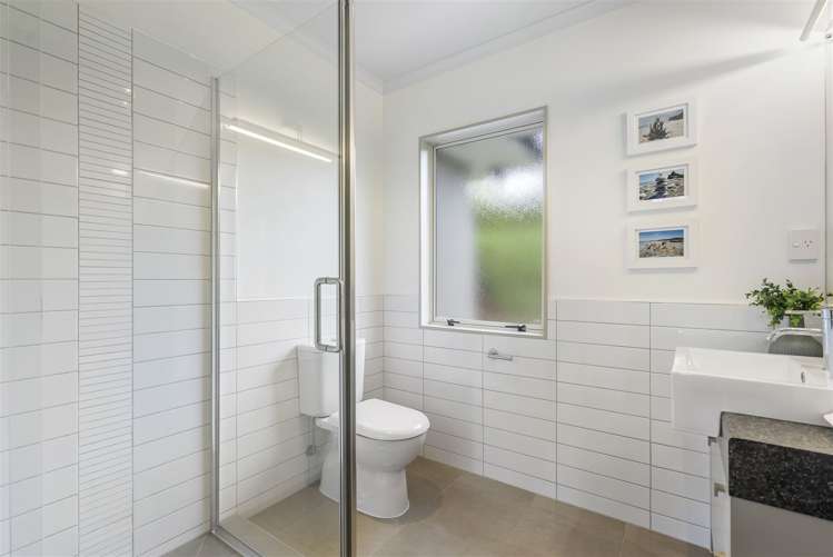 7 Tranquility Rise Mellons Bay_24