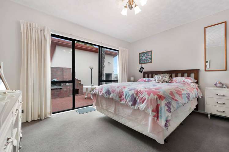 4 Photinia Place Botany Downs_19