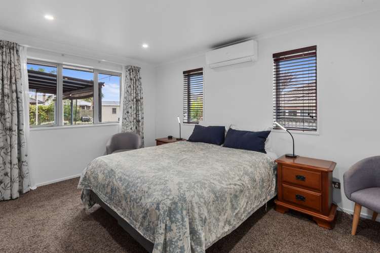 22 Conifer Grove Kamo_10