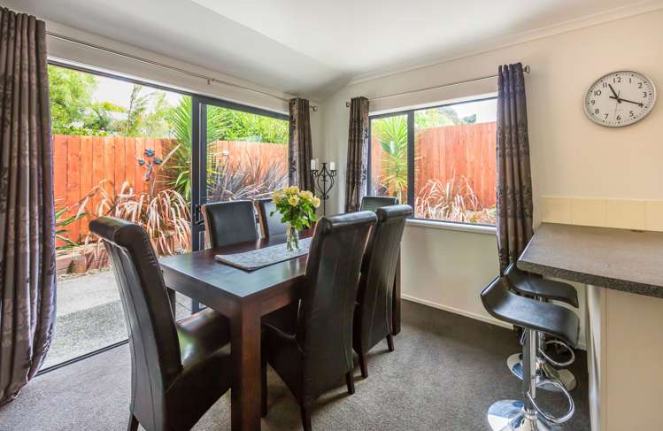 124b Brian Crescent Stanmore Bay_12