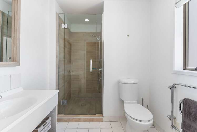 5/2 Upper Queen Street Auckland Central_8