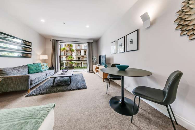 1J/22 Pakenham Street East_3