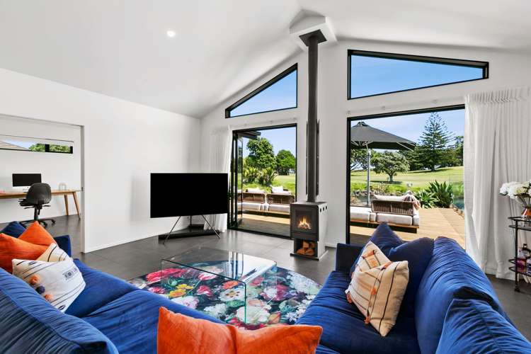 49b Links Drive Waiwhakaiho_9