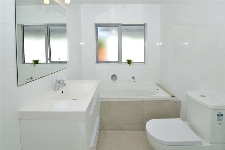 251 Alec Craig Way Gulf Harbour_11