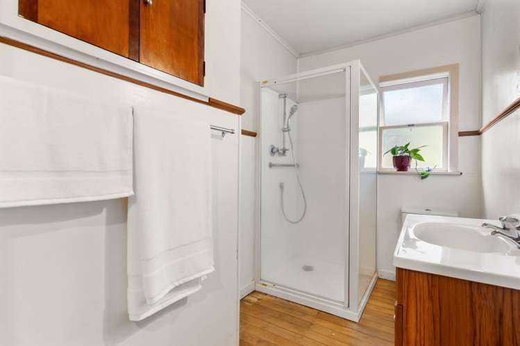 32 Parker Avenue New Lynn_13